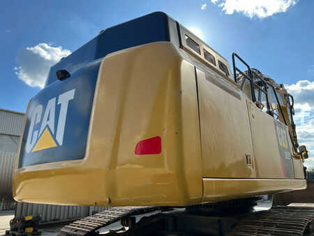 Kettenbagger 2015 Caterpillar 352F (7)