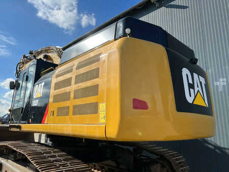 Kettenbagger 2015 Caterpillar 352F (8)