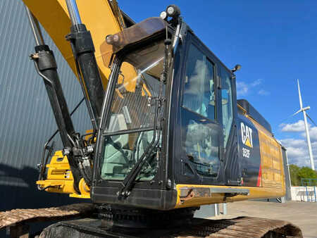 Kettenbagger 2015 Caterpillar 352F (9)
