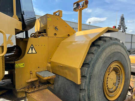 Bulldozer 2011 Caterpillar 824H (19)