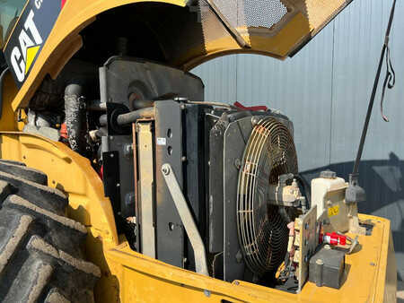 Komprimator 2011 Caterpillar CP76 (19)