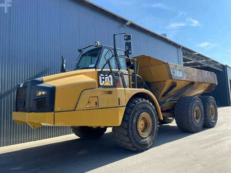 Knickgelenkte Muldenkipper/Dumper 2014 Caterpillar 740B (1)