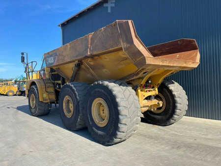 Knickgelenkte Muldenkipper/Dumper 2014 Caterpillar 740B (2)