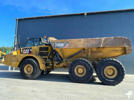 Knickgelenkte Muldenkipper/Dumper 2014 Caterpillar 740B (5)