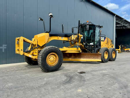 Grejdry 2014 Caterpillar 140M (1)