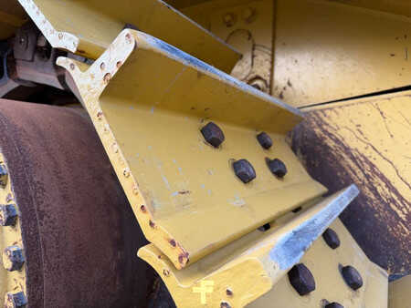 Pásové buldozery 2001 Caterpillar D8R SERIES II (32)