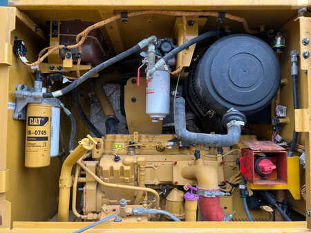 Grejdry 2018 Caterpillar 140K (24)