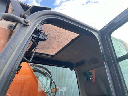 Koparki gąsienicowe 2012 Doosan DX235LCR (25)