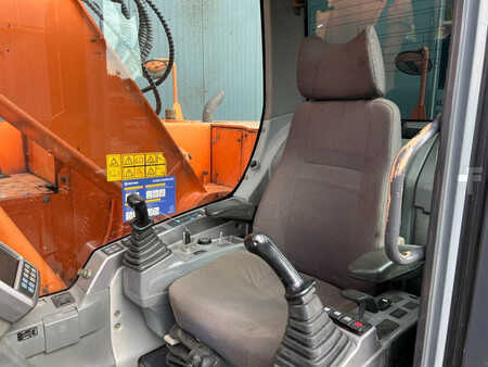 Escavadora de rastos 2012 Doosan DX235LCR (31)