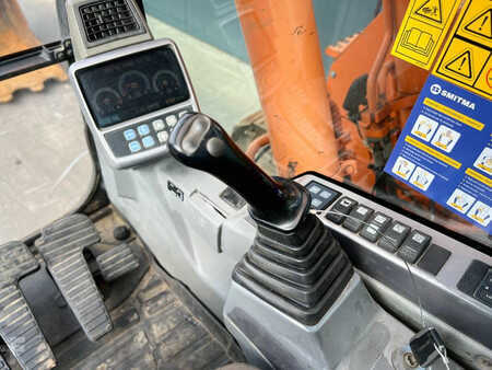 Escavadora de rastos 2012 Doosan DX235LCR (36)