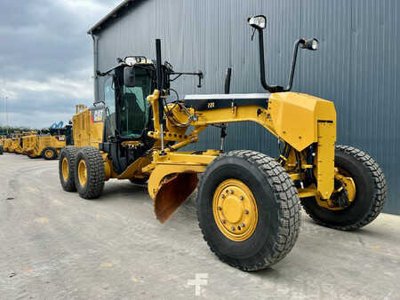 Grejdry 2012 Caterpillar 140M2 AWD (2)