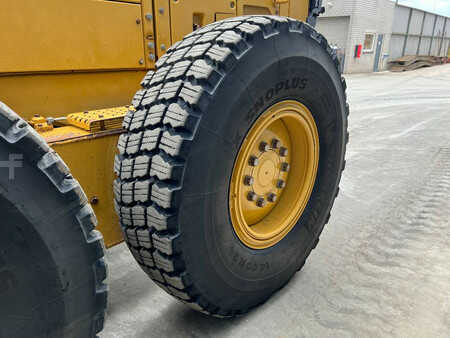 Grejdry 2012 Caterpillar 140M2 AWD (25)