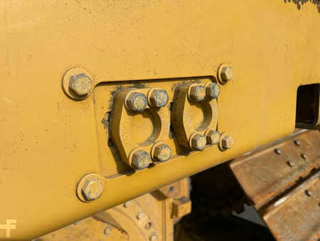 Telaketjupuskutraktorit 2002 Caterpillar D6R LGP (13)