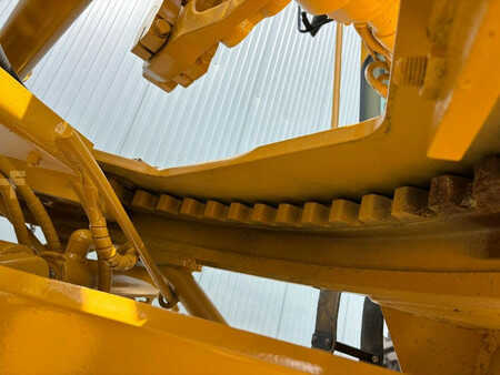 Livellatrici 2003 Caterpillar 140H (14)