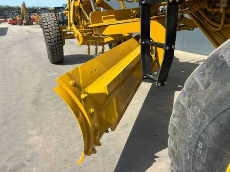 Livellatrici 2003 Caterpillar 140H (15)