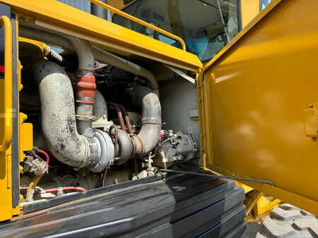 Livellatrici 2003 Caterpillar 140H (23)