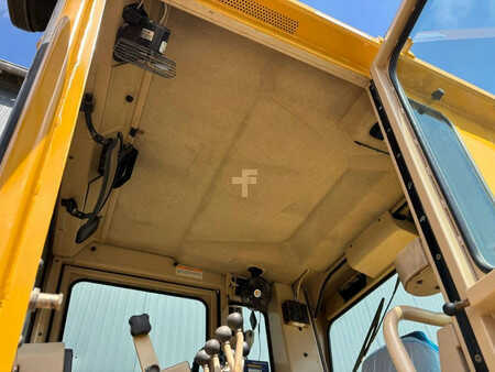 Livellatrici 2003 Caterpillar 140H (28)