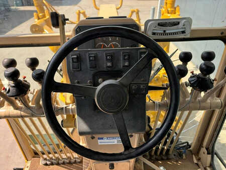 Livellatrici 2003 Caterpillar 140H (30)