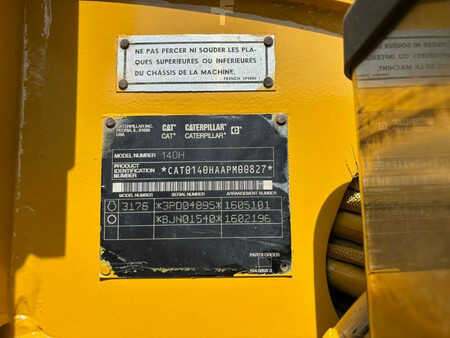 Livellatrici 2003 Caterpillar 140H (8)