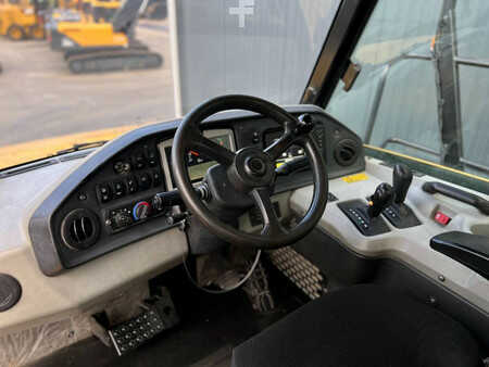 Dumpers articulados 2017 Caterpillar 735C (14)
