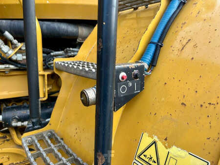 Articulated Dump Trucks 2017 Caterpillar 735C (33)