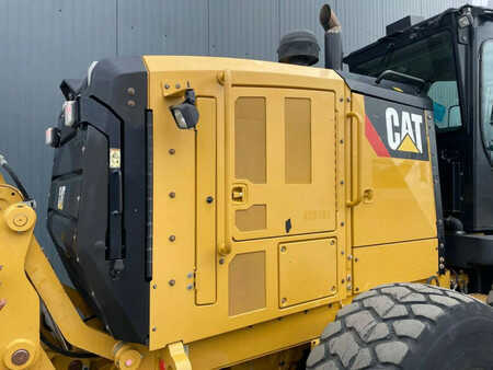Grejdry 2015 Caterpillar 140M3 (11)