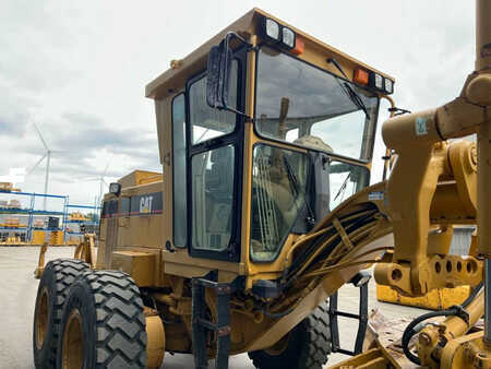 Livellatrici 1996 Caterpillar 140H (15)