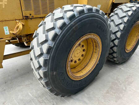 Livellatrici 1996 Caterpillar 140H (21)