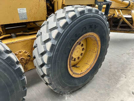 Livellatrici 1996 Caterpillar 140H (22)