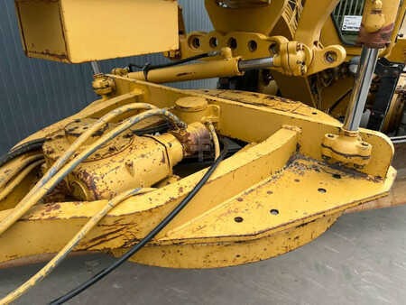 Livellatrici 1996 Caterpillar 140H (9)