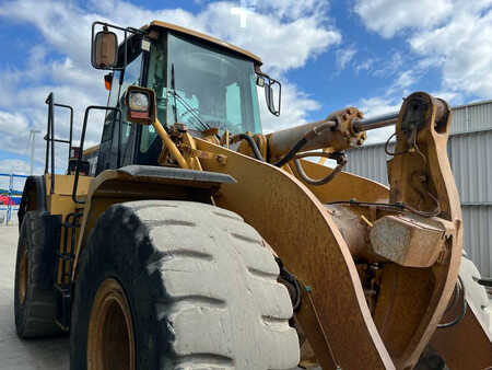 Chargeuse sur pneus 2006 Caterpillar 966 H (11)