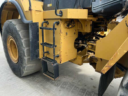Chargeuse sur pneus 2006 Caterpillar 966 H (14)