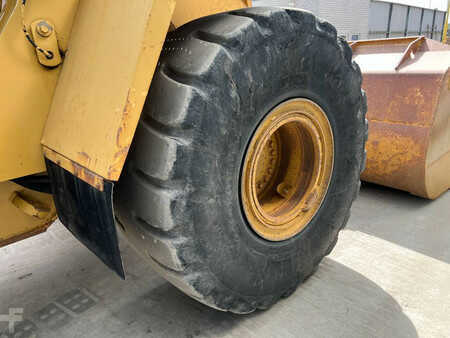 Chargeuse sur pneus 2006 Caterpillar 966 H (21)