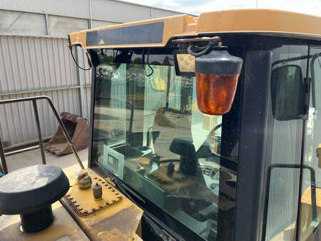 Chargeuse sur pneus 2006 Caterpillar 966 H (26)