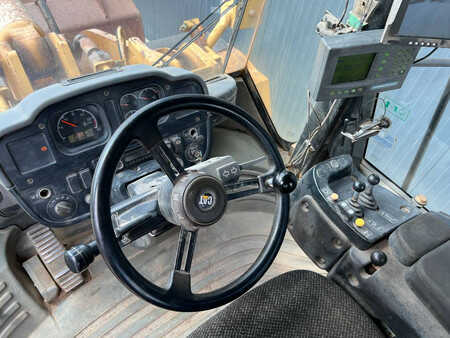 Chargeuse sur pneus 2006 Caterpillar 966 H (29)