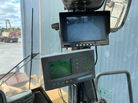 Chargeuse sur pneus 2006 Caterpillar 966 H (30)