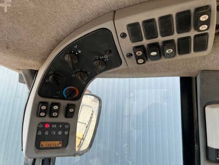 Chargeuse sur pneus 2006 Caterpillar 966 H (31)