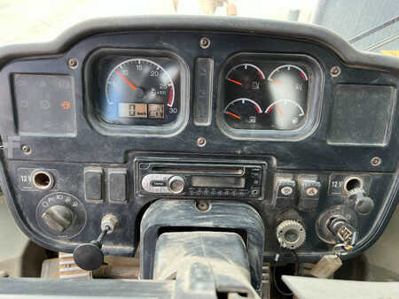 Chargeuse sur pneus 2006 Caterpillar 966 H (32)