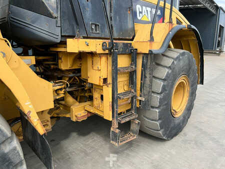 Chargeuse sur pneus 2006 Caterpillar 966 H (7)