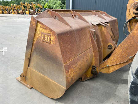 Chargeuse sur pneus 2006 Caterpillar 966 H (8)