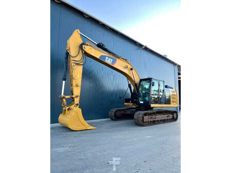 Koparki gąsienicowe 2013 Caterpillar 323E L (1)