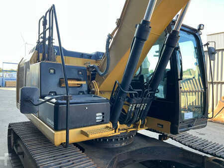 Koparki gąsienicowe 2013 Caterpillar 323E L (9)