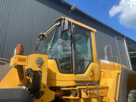 Ładowarki kołowe 2011 Volvo L180G (14)