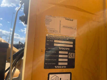 Ładowarki kołowe 2011 Volvo L180G (6)