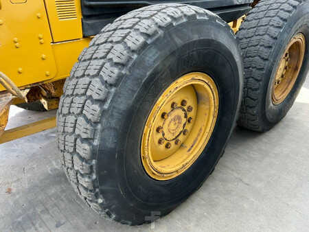 Livellatrici 2007 Caterpillar 140H (33)