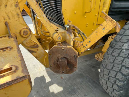 Livellatrici 2007 Caterpillar 140H (8)