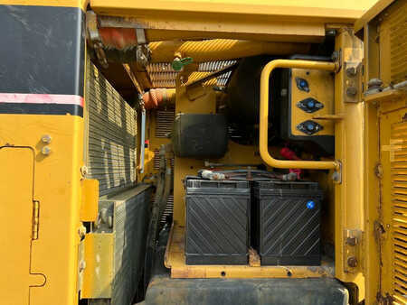 Livellatrici 2003 Caterpillar 140H (17)