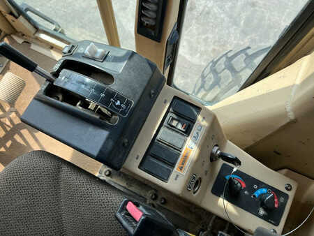 Livellatrici 2003 Caterpillar 140H (22)