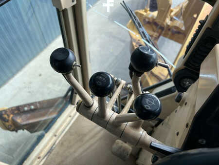 Livellatrici 2003 Caterpillar 140H (24)