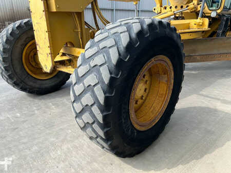 Livellatrici 2003 Caterpillar 140H (28)